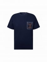 Zp版本 Louis Vuitton 官网经典款 假口袋标识立体刺绣 男女同款短袖T桖 -采用原版洗水后300G定制全棉定制定染面料 螺纹同缸定染零色差 独家品