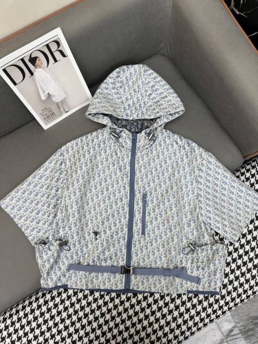 dio* 25Ss新款连帽短袖冲锋衣 新颜色老花提花面料 小蜜蜂刺绣装饰 单色三码Sml