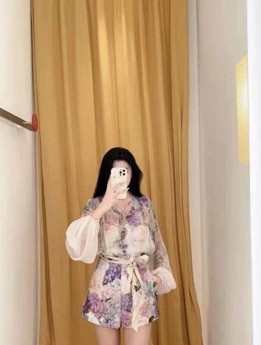 2025度假新款碎花灯笼袖上衣+阔腿短款套装两件套 Smlxl