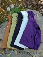 高版本Patagonia巴塔哥尼亚户外防风防雨机能冲锋衣，专为户外设计外壳采用Storm Breath防水透湿科技面料，防水性能优越，遇到暴雨也无所畏惧触感柔软