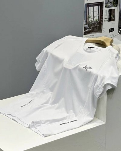 上新 袅家夏季新品自带冰感透气弹力十足透气 吸汗 男子 速干冰爽短袖T恤！！轻量透气，户外王者，品质不是吹的！ 颜色:黑色 白色 蓝灰 尺码: L Xl 2Xl