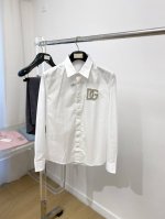 jind Dg、 新款长袖衬衫 打造时装艺术感，立体剪裁修身版型，上身效果很帅气，微彰显品位，整体细节可以对比、效果非常有型 码数M-3Xl
