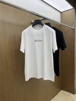 新品 Zz Ss独家专供春季新款迪奥时尚休闲圆领短袖，阔版高密度纯棉面料，高级密针刺绣、高端欧版原单T恤，潮流时尚休闲半袖 透气舒适度高，细节无可挑剔，品牌元素