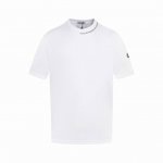 款号C12 Moncler 蒙口新款标志性字母Logo 章仔Logo手臂 Moncler标识点缀于领口 仿佛艺术家的灵魂印记 辨识度拉满 低调中蕴含着无尽的故事