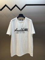 顶级最高版本 Lv路易威登Louis Vuitton 驴家1V 经典刺绣草写签名圆领半袖T恤短袖 男女同款 情侣款 宽松版型 最高版本 原版面料 高版本 高品质