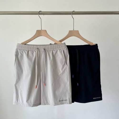 Kolon Sport可隆男士户外速干运动短裤 官W在售，很硬的一批货， 面料质感做工品相都相当完美，懂货的兄弟一眼就看的出...客供机能速干面料，具有很高的拉