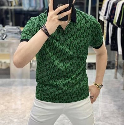 迪奥- 2025Ss蛇年春夏新款Polo领短袖系列。精选优质双丝光棉面料，时尚大牌元素Logo设计，上身版型超赞，面料细腻舒适透气，随意搭配都超级好看时尚型男必