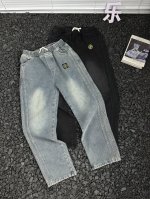 石头岛Stone Island重磅水洗做旧直筒抽绳中腰条纹拼接潮流个性痞帅百搭宽松休闲复古牛仔裤 男女同款 厌倦了千篇一律的基础款牛仔裤？是时候来点个性了！这条