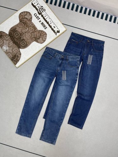 tommy 汤米 25新款春夏男装休闲复古磨水洗直筒薄款牛仔裤 线上900+ 天丝牛仔面料！太顶了！夏天可以穿的牛仔裤！ 莱赛尔含棉天丝混纺面料！垂坠感强烈！柔