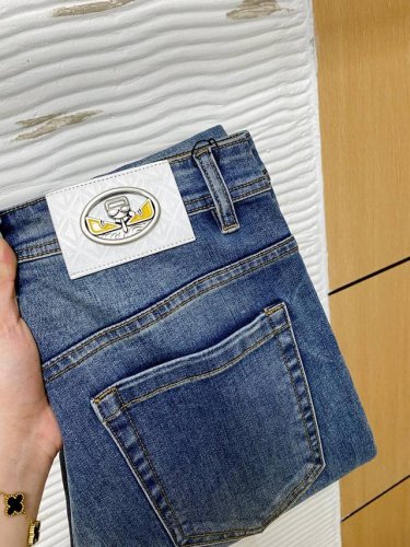芬迪 新品 高端独家发售 25Ss四季款超燃炸街系列之最牛仔裤 独家隆重推出 原版定制高端品质面料 定制五金版型修身剪裁 面料带弹力 微弹上身舒适度超高 必爆单