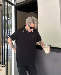 顶级复刻 - Fendi芬迪恶魔眼官网同步上新 织带标识刺绣翻领Polo衫 -采用原版Zp一致定制索罗娜双珠地面料 螺纹同缸定染对格对纹零色差 Yb一样克重25