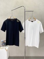 fendi芬迪独家专供新款原单男士休闲短袖 高端定制 高端版本 时尚百搭爆款进口面料 手感超柔软细腻 穿着亲肤舒适 高端精品 代工厂P精细做工 上身非常赞 男士