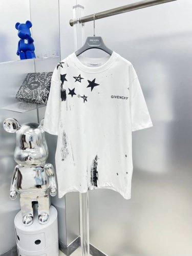 gvc 纪梵希 2025夏季新款星星泼墨字母印花Logo短袖Tee 专柜同步有售，原单狠货，时尚 进口原版科技面料，上身舒适透气，原版定制五金辅料，上身帅气有型