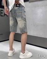 潮流新款短裤 巴宝莉夏季洗水牛仔裤中裤 经典复古洗水工艺，五分短裤版型尽显高级质感，面料微弹力柔软舒适！修身版型设计非常好搭配！码数28 38 ！