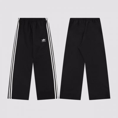 款号Y349 Ss春季限定新款Balenciaga 巴黎世家三叶草联名经典三杠情侣阔脚长裤 各大网红明星上身 Ins小红书爆款 最新联名来袭 织带采用原厂定制织