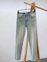 loewe 罗意威 2025Ss早春新品 高级时装感，超柔牛仔面料 , 重工洗水牛仔裤。 面料很特殊，超细精仿棉纱混纺，超柔舒适感。 具备牛仔随性感 ,休闲感