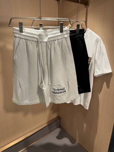 vivienne Westwood 薇薇安 威斯特伍德 2025春夏新款男女同款休闲短裤，意大利原厂订单渠道，极具个性高级风，标志Logo刺绣工艺设计！宽松阔版
