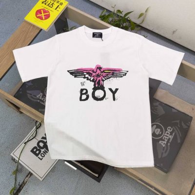 款号 Dg25631 2025新款Boylondon粉色老鹰翅膀Logo图案字母印花休闲情侣短袖T恤 经典图案设计 朋克不羁 采用250G克重纯棉面料 印花很稳