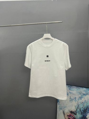 givenchy纪梵希 刺绣款 2025春夏经典圆领短袖T恤采用280克双纱精棉 衣服偏厚使整体高透气和柔软性 三标齐全 男女同款 颜色 白色 黑色 灰色 杏色