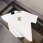 100Louis Vuitton Lv 25Ss专柜同款圆领短袖T恤 ～情侣款～前后重工刺绣Logo设计！ 简约大气～定制棉质面料 ～厚板立体！衣服偏厚使整体高