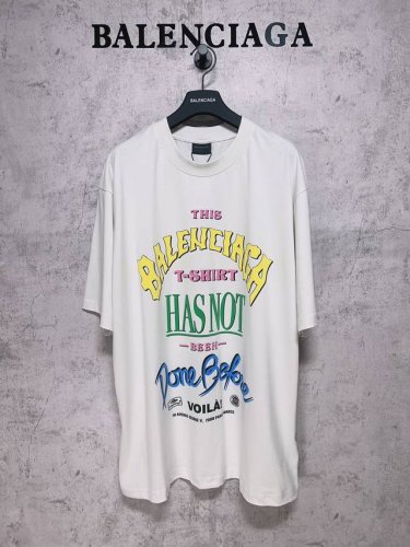 Balenciaga巴黎世家 顶级版本.官网品质 比恩发泡印花短袖T恤克重260G。正面饰以Not Been Done艺术作品印花，强牢度防升华多色绒面发泡浆印