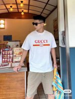 古驰 Gucci红色双G单色圆领短袖 款号：895 原版面料官方同款短袖T恤 定制280 克同缸染面料手感非常舒服 春夏最新砖柜同步时尚又个性超级百搭好看的一款