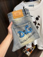 p独家专供新款克罗心潮男时尚休闲牛仔裤，高端欧版原单裤子，潮流时尚休闲裤子 透气舒适度高，细节无可挑剔，品牌元素设计理念，体现高品质。呈现休闲裁剪，上身版型超赞