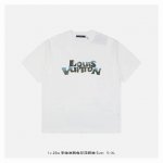 lv 25Ss 手绘涂鸦兔印花短袖 面料采用 克重精梳棉，定制32支1*1螺纹，成衣两遍水洗处理，面料舒适亲肤无异感，定制定染面料，纺织密度高，垂感佳，不易变形
