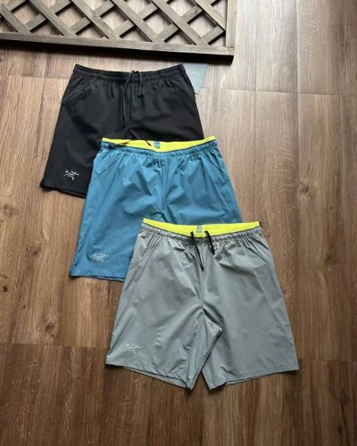 Arc'teryx 始祖鸟户外短裤科技面料运动休闲五分裤轻薄速干短裤休闲通勤 机能短裤 它是可以被定义为一条‘皮肤裤’，防晒抗撕裂，整条裤子包括腰部全带弹力，让