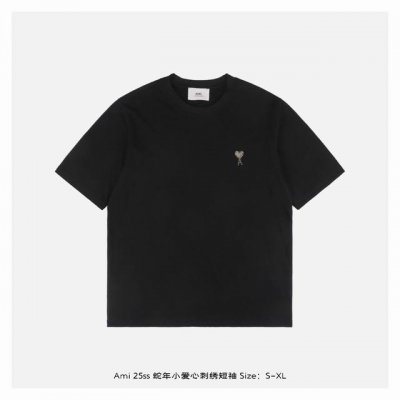 ami 25Ss 蛇年小爱心刺绣短袖 面料采用 克重精梳棉，定制32支1*1螺纹，成衣两遍水洗处理，面料舒适亲肤无异感，定制定染面料，纺织密度高，垂感佳，不易变