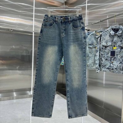 Louis Vuitton路易 威登 Lv 25新品 后口袋字母Logo牛仔裤！特定最新品牌皮标 重磅单品~私渠稀有臻品 客供五金辅料 进口客供定织牛仔棉布面料