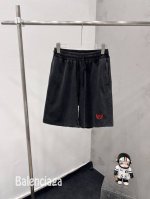 Blcg 巴黎世家麦穗刺绣洗水短裤 面料采用16S双纱+10S鱼鳞底磨毛面料380G，毛圈是三线卫衣是面纱，绑纱，底纱所组成的。主体采用精密挨针绣工艺；刺绣非常