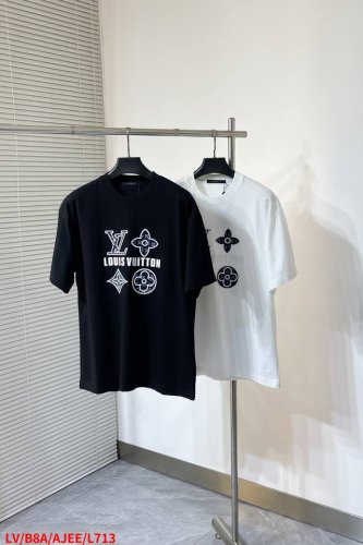 l713 Lv路易威登 2025春夏男士新款经典Logo印花圆领短袖T恤。进口100%纯棉面料，面料手感丝滑柔软，透气亲肤性极佳，着身无比的舒适，整体质感相当之