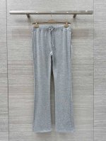 爆款推荐 独家首发 Alo休闲穿搭 25Ss春夏新款 抽绳腰头微喇休闲裤丨独家高版出品 时髦精必收单品微喇的版型 简单搭配都能穿出时尚达人随意又时髦的气场 上身