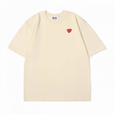 Cdg play川久保玲爱心徽标刺绣棉质短袖T恤 奶茶色系 定制主标 辅料 水洗齐全 甄选250克32支紧密纺双纱纯棉面料 质感厚实但是透气性良好 定制原版一致