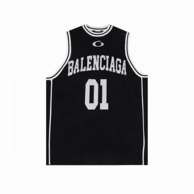 Balenciaga巴黎世家Blcg 毛织篮球背心 创新性纱线选材，定织100%高模量人造丝，采用奥地利兰精集团生产的Modal Black系列，通过Nmmo溶