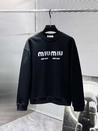 P220 缪缪 Miumiu Ss新款 长袖 圆领 卫衣，高端版本！专柜定制面料 透气舒适度高，细节无可挑剔，品牌元素设计理念，体现高品质。手感细腻柔软！呈现休