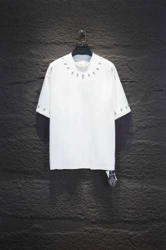 款号:7265# Chrome Hearts Os版型真的很迷人 克罗心也真的是绝绝子 每一季新品版型都做到极致 实穿度很高，随意搭都Nice 100%棉 采用