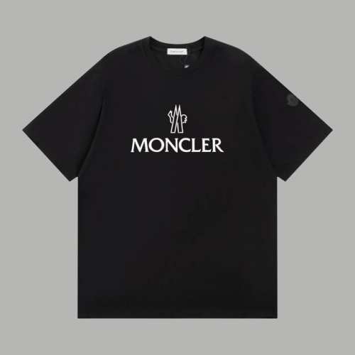 顶级版本 区别通货 款式：蒙口Moncler黑标限定短袖 颜色：图片色 尺码：Xs-L 面料：300克双织纯棉 辅料：全套定制辅料 无性别区分 男女同款