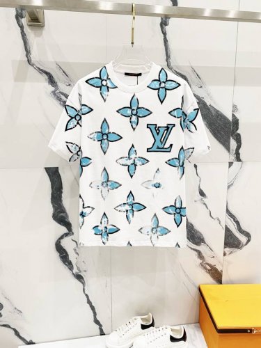 隔天到 Louisvuitton 路易威登 260克圆领短袖T恤 走秀款满印渐变喷墨Logo字母印花标识 官方同步 高版本 高品质 时尚个性 百搭潮流 纯原品质