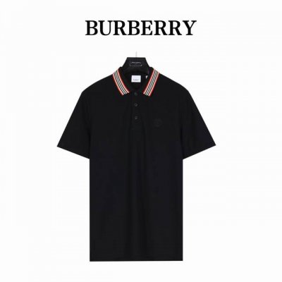 Burberry 巴宝莉 经典领口条纹标识刺绣短袖polo衫 选用棉质珠地网眼布打造，定制材质260G长绒棉。衣领为双系统提花定织扁机制成，有弹性，不变形。衣服