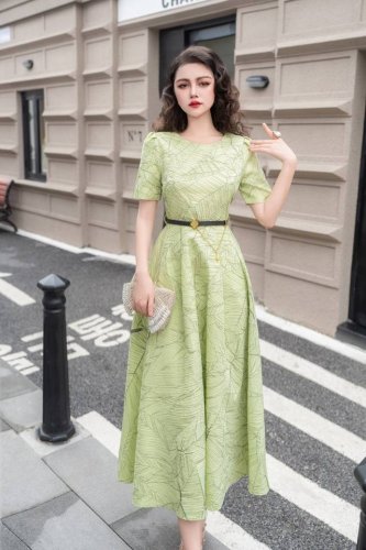 Ss 翻单出货 S-Xxl Louis Vuitton*N 优雅肌理感A字连衣裙 配送腰带 S码：肩宽36袖长25.5胸围90腰围70裙长116 颜色：绿色 蓝
