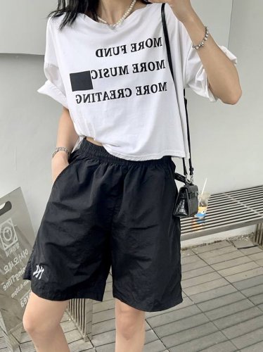 Mlb男女情侣短裤抽绳休闲运动短裤，25年夏新款速干短裤 采用夏天经典的速干面料，冰凉丝滑，不易变形，Ny的经典刺绣标，干净简单的设计，女生上身小性感和可爱的味