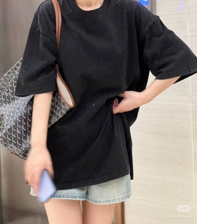 资讯 balenciaga巴黎世家 25Ss满身水钻宽松休闲圆领短袖 T恤 男女同款