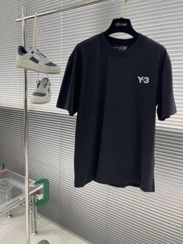 p220 -Y-3 Yamamoto山本耀司 25早春新款Y3短袖T恤，重磅40支双纱精梳棉 上身柔软舒适贴身耐穿，体现高品质。手感细腻柔软！呈现休闲裁剪，上身