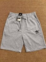 adidas 阿迪三叶草夏季最新款基础五分休闲短裤 采用重磅华棉面料，触感柔和、垂感强，穿着体验感好 4-5级水洗色牢度不易褪色 面料采用水洗印染工艺 水洗不褪