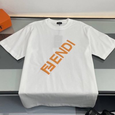 纯原臻品 顶级原版复刻 Fendi 芬迪 2025Ss新款字母印花短袖圆领T恤 原版面料高版本高品质 网红明星同款 面料取用280G32支双纱洗水棉， %棉，胸