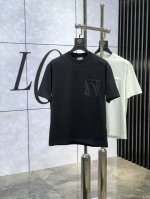 迪奥 2025春夏新款首发专柜最新款短袖圆领T恤 高端订制 设计前卫时尚！品牌logo重工艺设计 高端定制丝光云朵棉面料.手感柔软.穿着舒适.专柜级别精致车线.