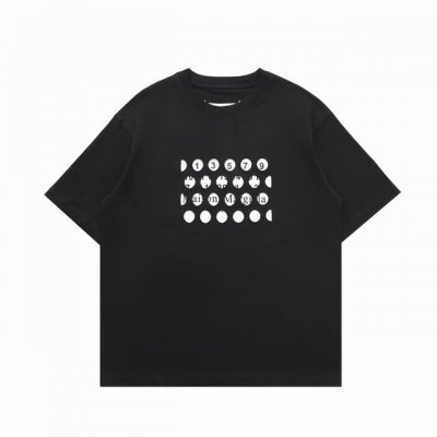 顶级复刻版本]品名: Maison Margiela 梅森马吉拉 新款破洞镂空数字落肩休闲短袖T恤 款号：9009 颜色：黑色 尺码：S-Xl 面料: 280G