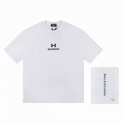 高版本Balenciaga 巴黎世家 X安德玛联名款重工刺绣字母短袖T恤，前后刺绣，采用田岛机重工刺绣10W+针 精细绣花无毛边杂线 非常紧密 凹凸质感明显 定